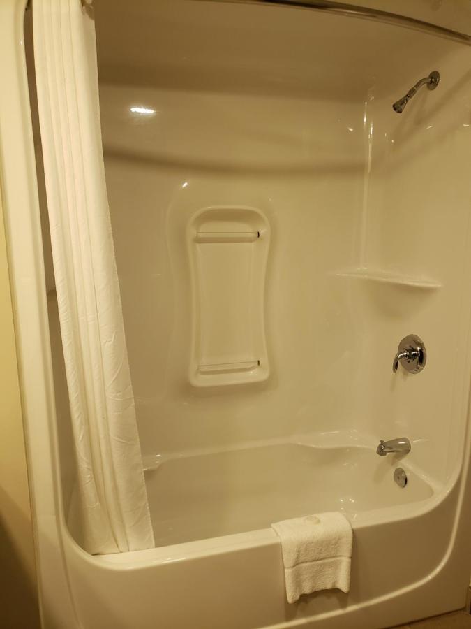 Hotel Canad Health Sciences Centre 3*