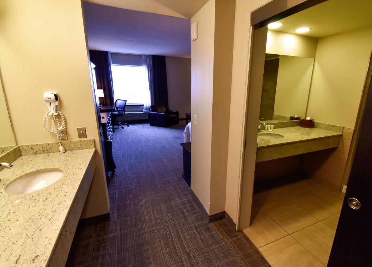 Hotel Canad Health Sciences Centre