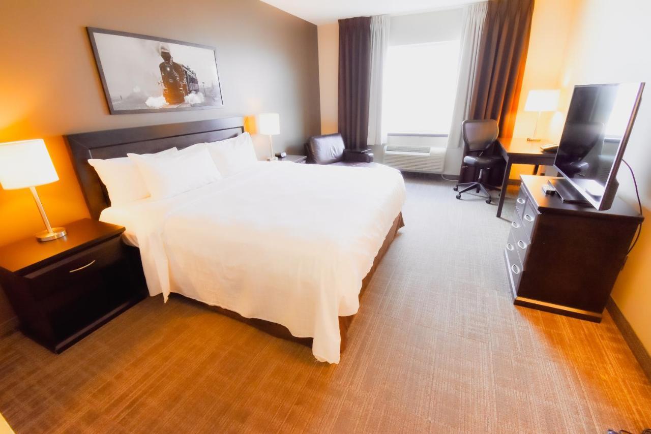 Canad Health Sciences Centre Hotel